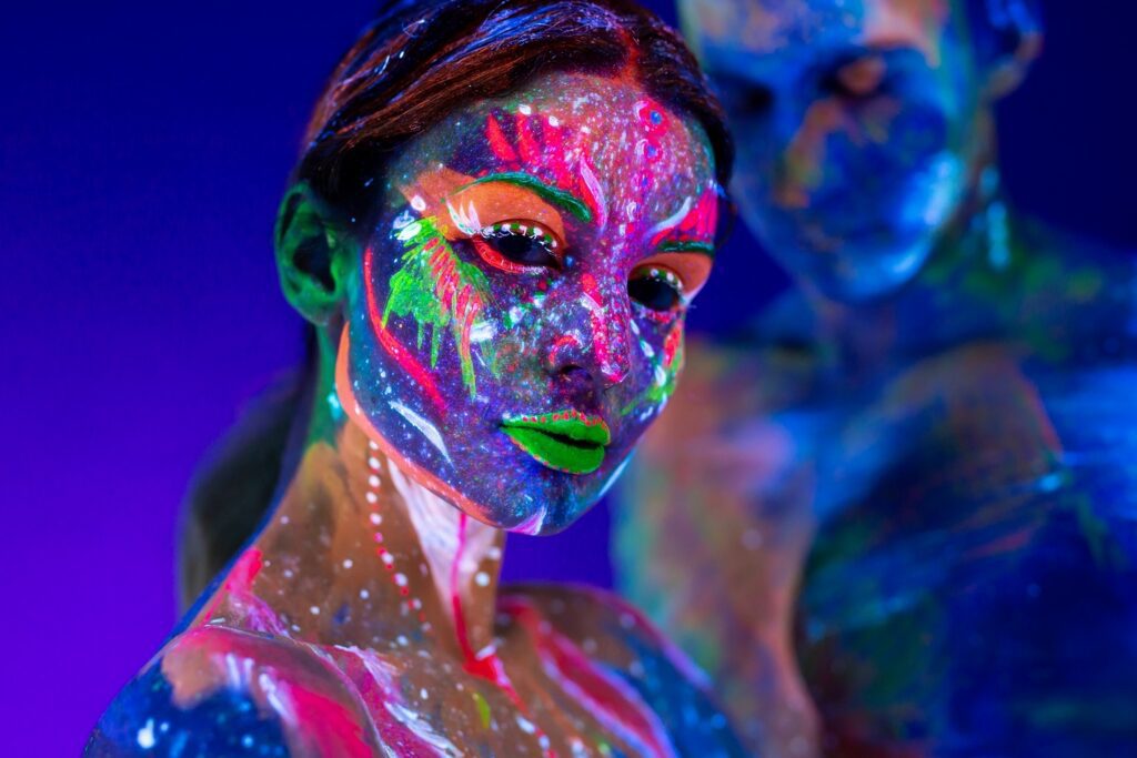 portrait of a man and woman painted in ultraviolet 2026 01 07 00 42 38 utc
